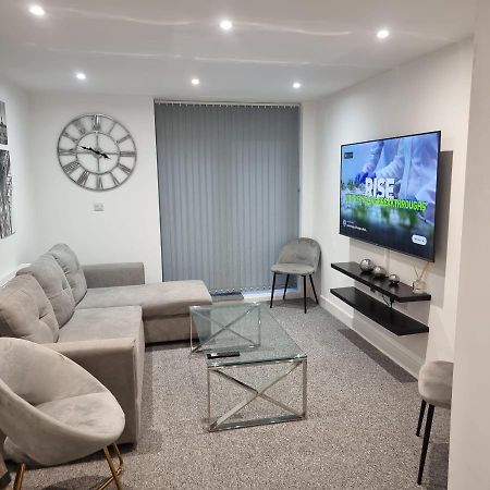 לונדון Classic 2 Bed Apartment In Oldkent Road מראה חיצוני תמונה