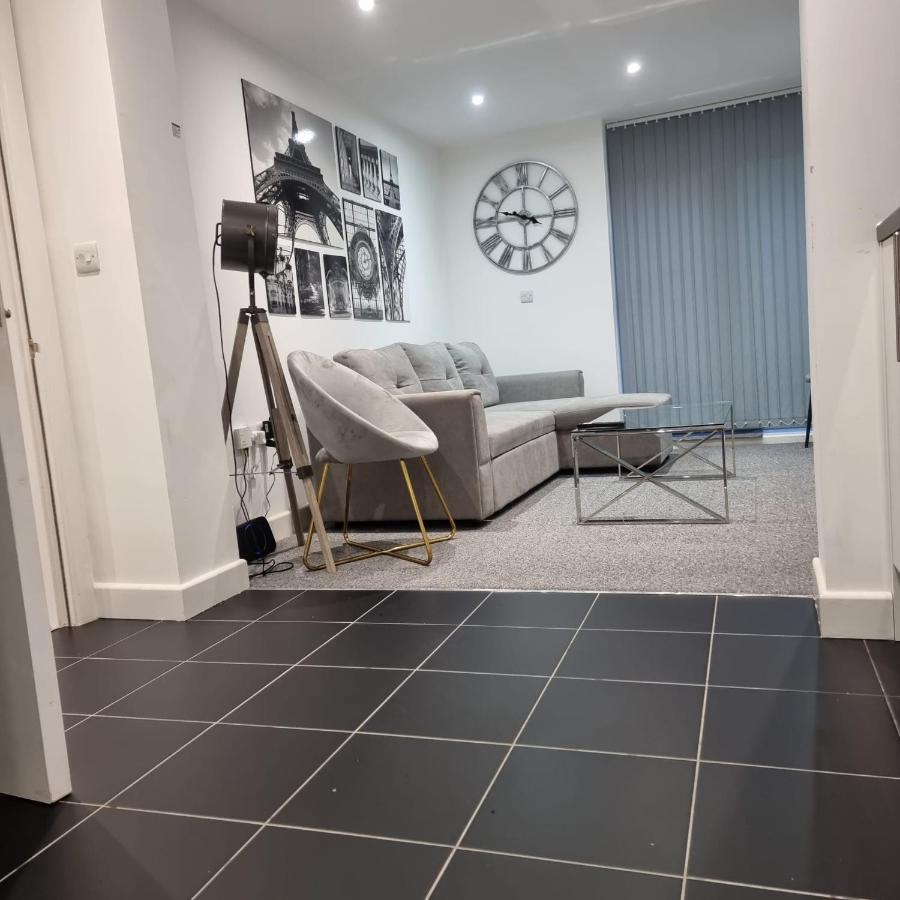 לונדון Classic 2 Bed Apartment In Oldkent Road מראה חיצוני תמונה