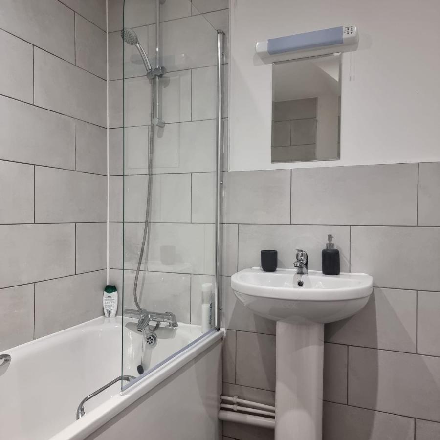 לונדון Classic 2 Bed Apartment In Oldkent Road מראה חיצוני תמונה