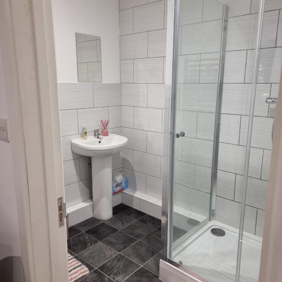 לונדון Classic 2 Bed Apartment In Oldkent Road מראה חיצוני תמונה