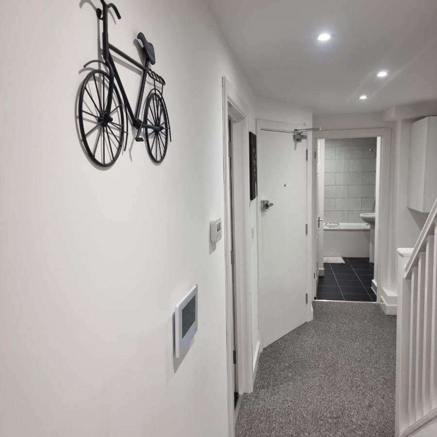 לונדון Classic 2 Bed Apartment In Oldkent Road מראה חיצוני תמונה