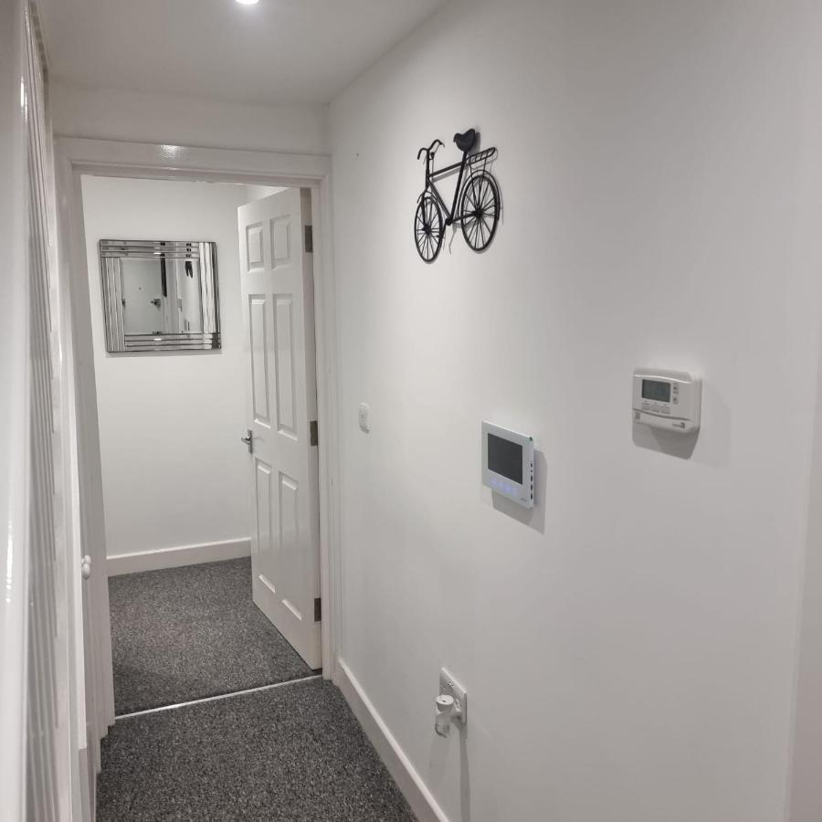 לונדון Classic 2 Bed Apartment In Oldkent Road מראה חיצוני תמונה